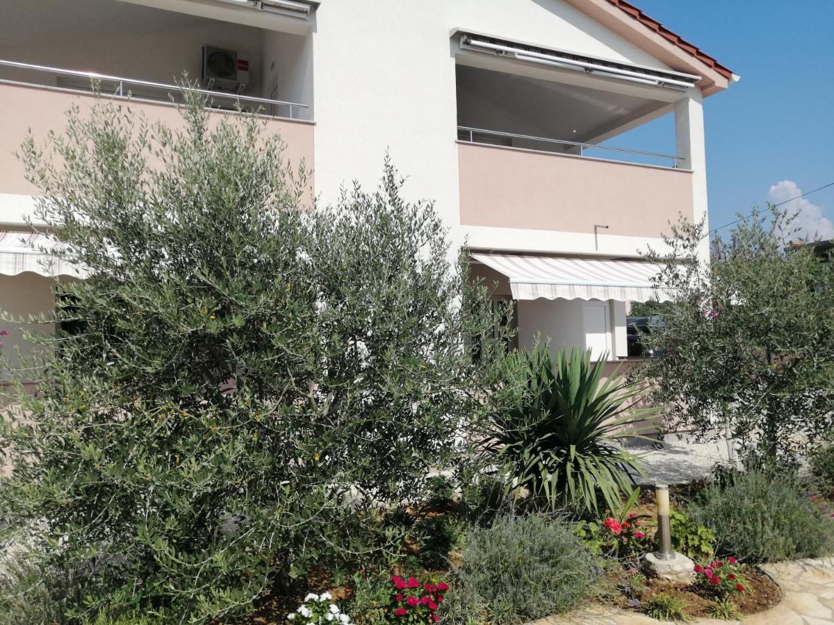 Apartments Ruzmarin ヴーシ エクステリア 写真